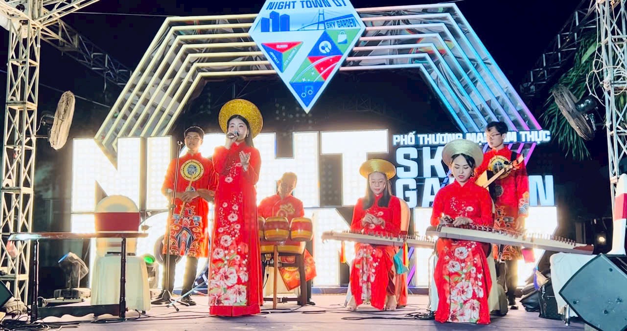 Band Dân tộc 6